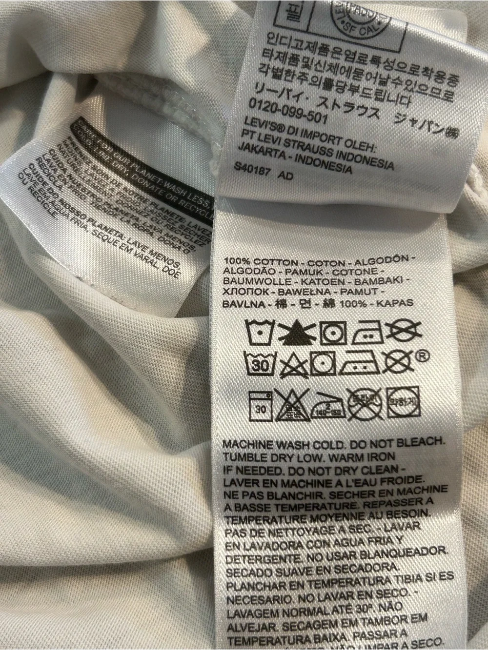 Levi's Classic Red Batwing Logo Graphic Tee Shirt White Medium